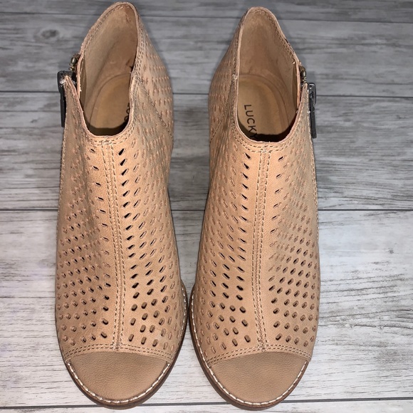 Lucky Brand Tan Shoes Size 6M NWT - Picture 2 of 5